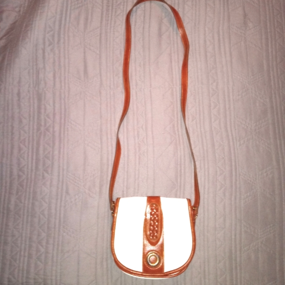 Vintage white and brown purse